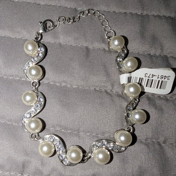 $3 with Bundle ~ Elegant Pearl & Rhinestone Wave Bracelet 4694 - Picture 1 of 3